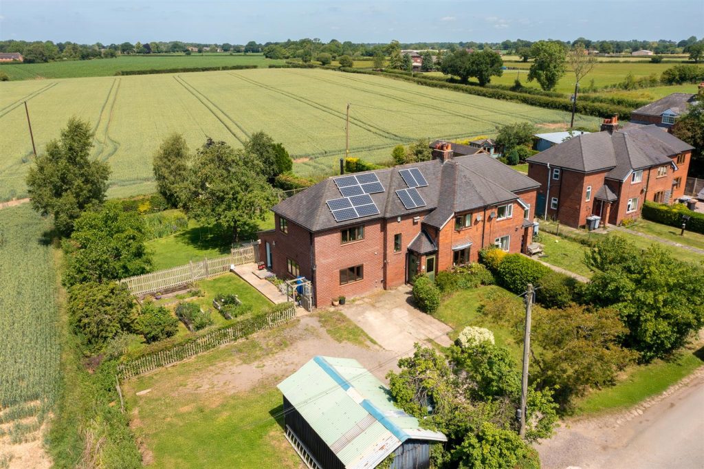 Salesbrook, Aston, CW5