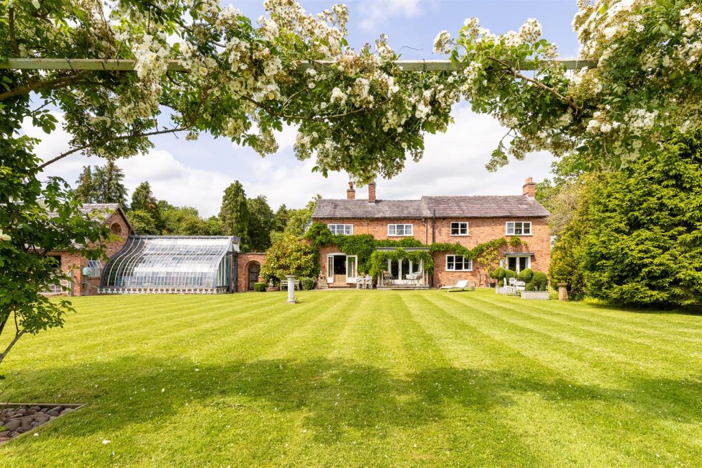 Windmill Cottage, Wrexham Road, Burland