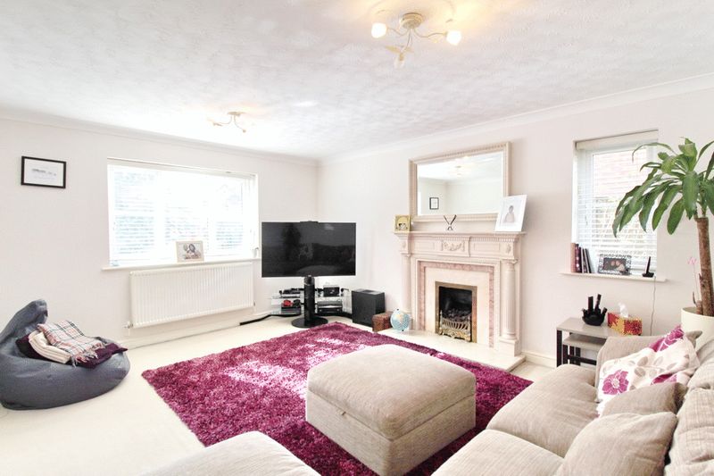 Manchester Road, Worsley, M28