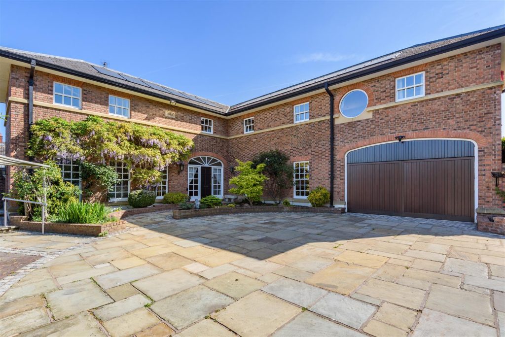 The Coach House, Crewe Road, Nantwich